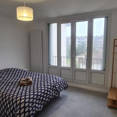 Private Room In Shared Apartment IV Beauvais Eksteriør billede